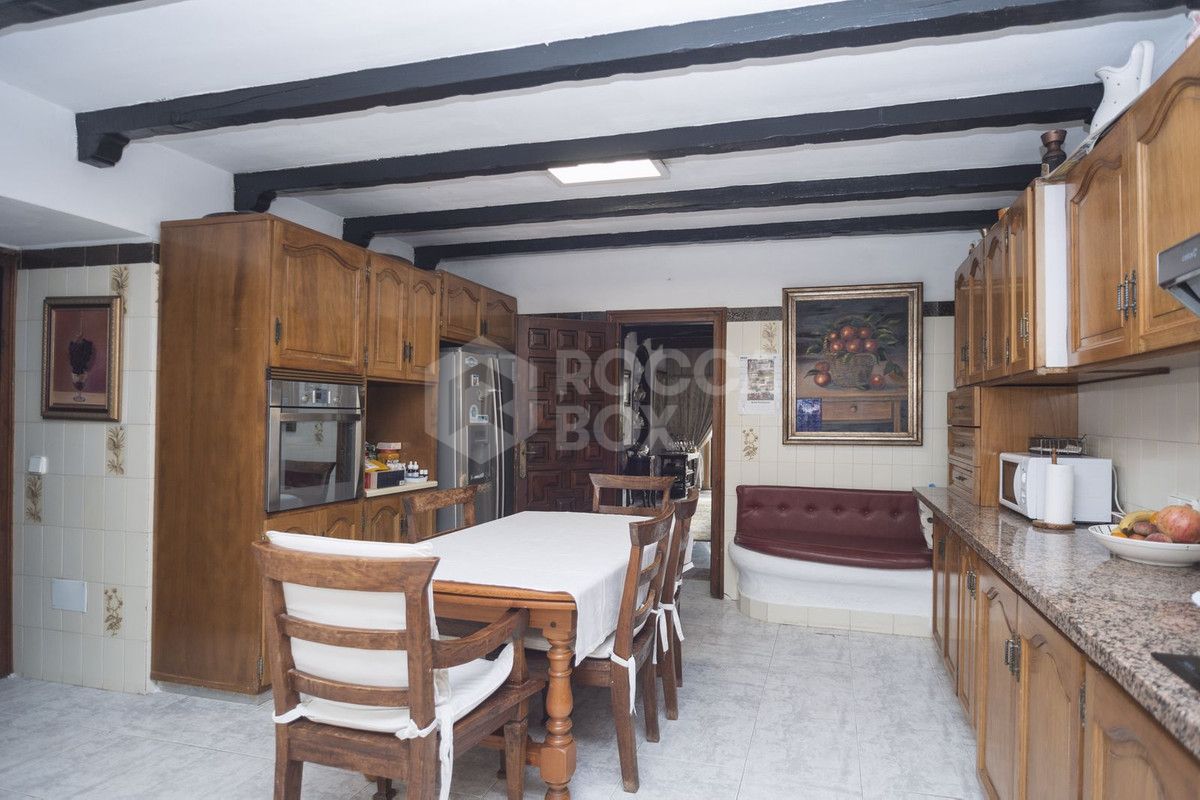 Villa for sale in Marbella City, Marbella (All)