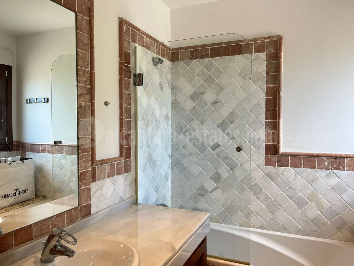 Apartment in Marbella Golden Mile, Marbella