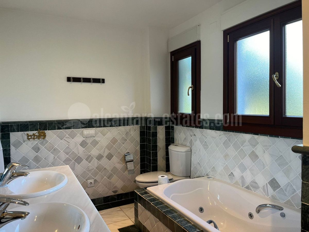 Apartment in Marbella Golden Mile, Marbella