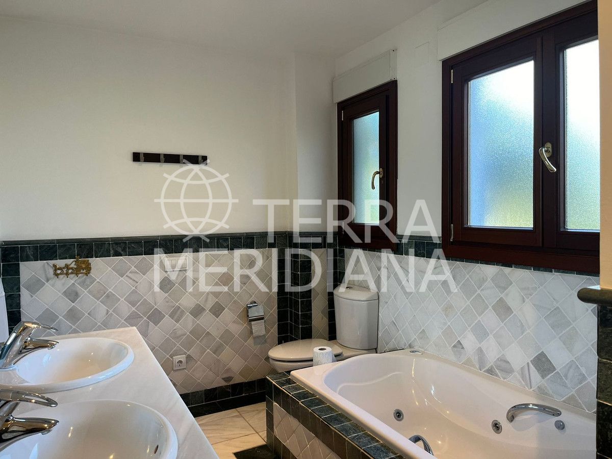 Apartment in Marbella Golden Mile, Marbella