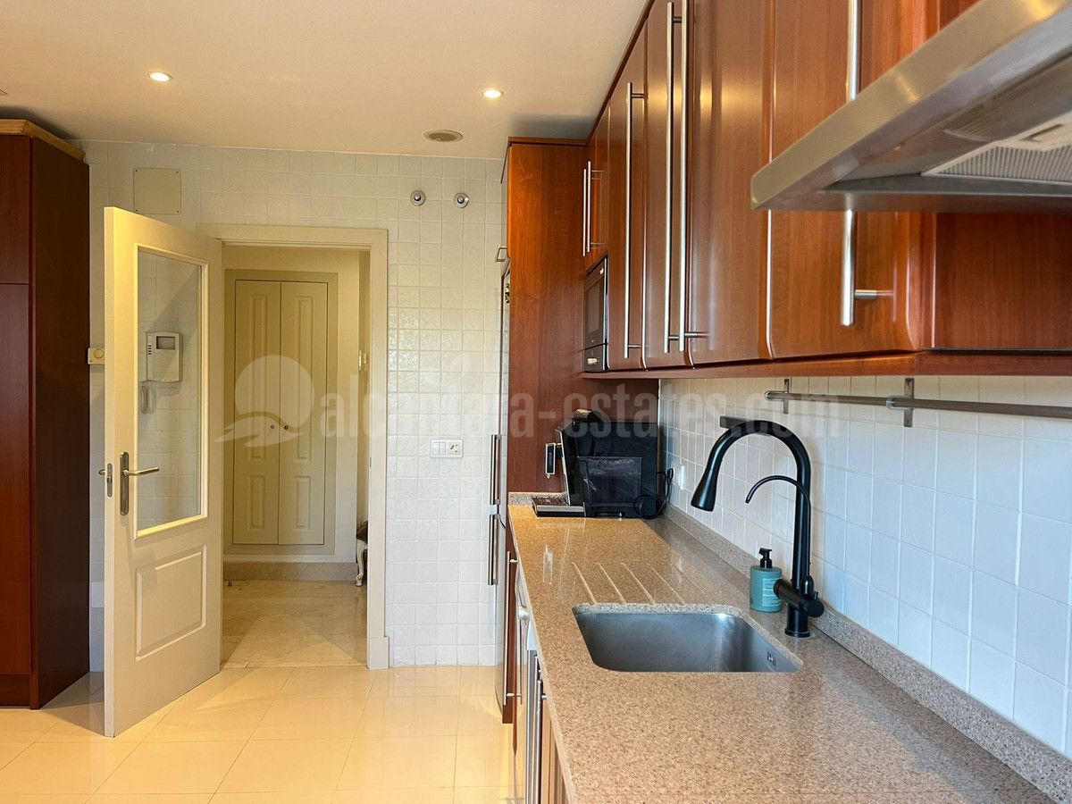 Apartment in Marbella Golden Mile, Marbella