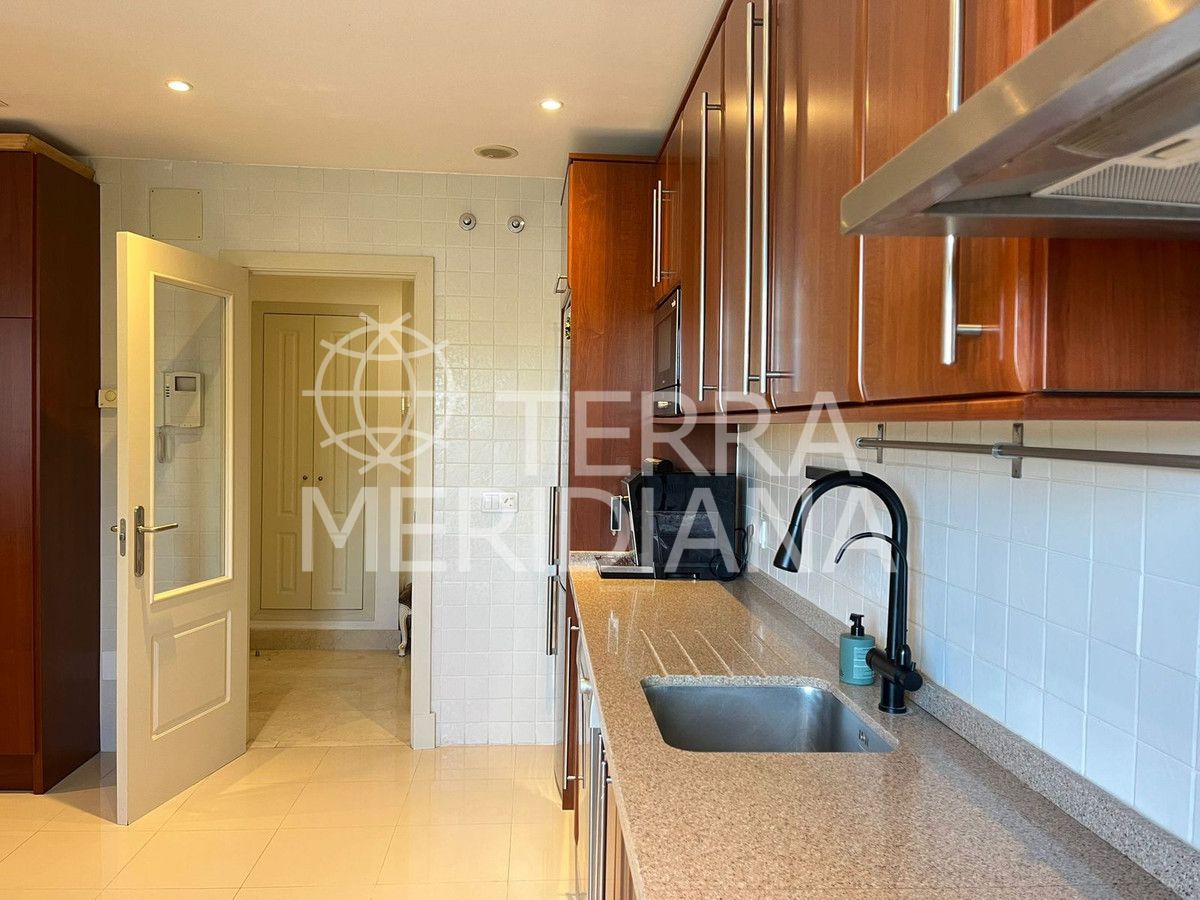Apartment in Marbella Golden Mile, Marbella
