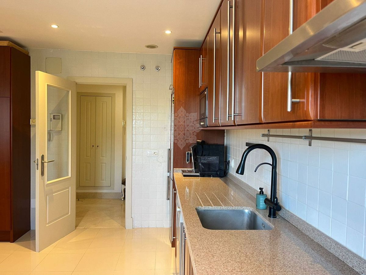 Apartment in Marbella Golden Mile, Marbella