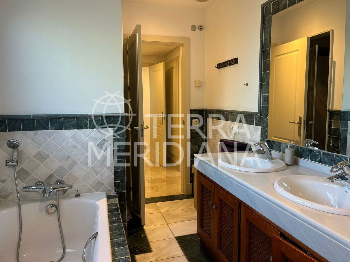 Apartment in Marbella Golden Mile, Marbella