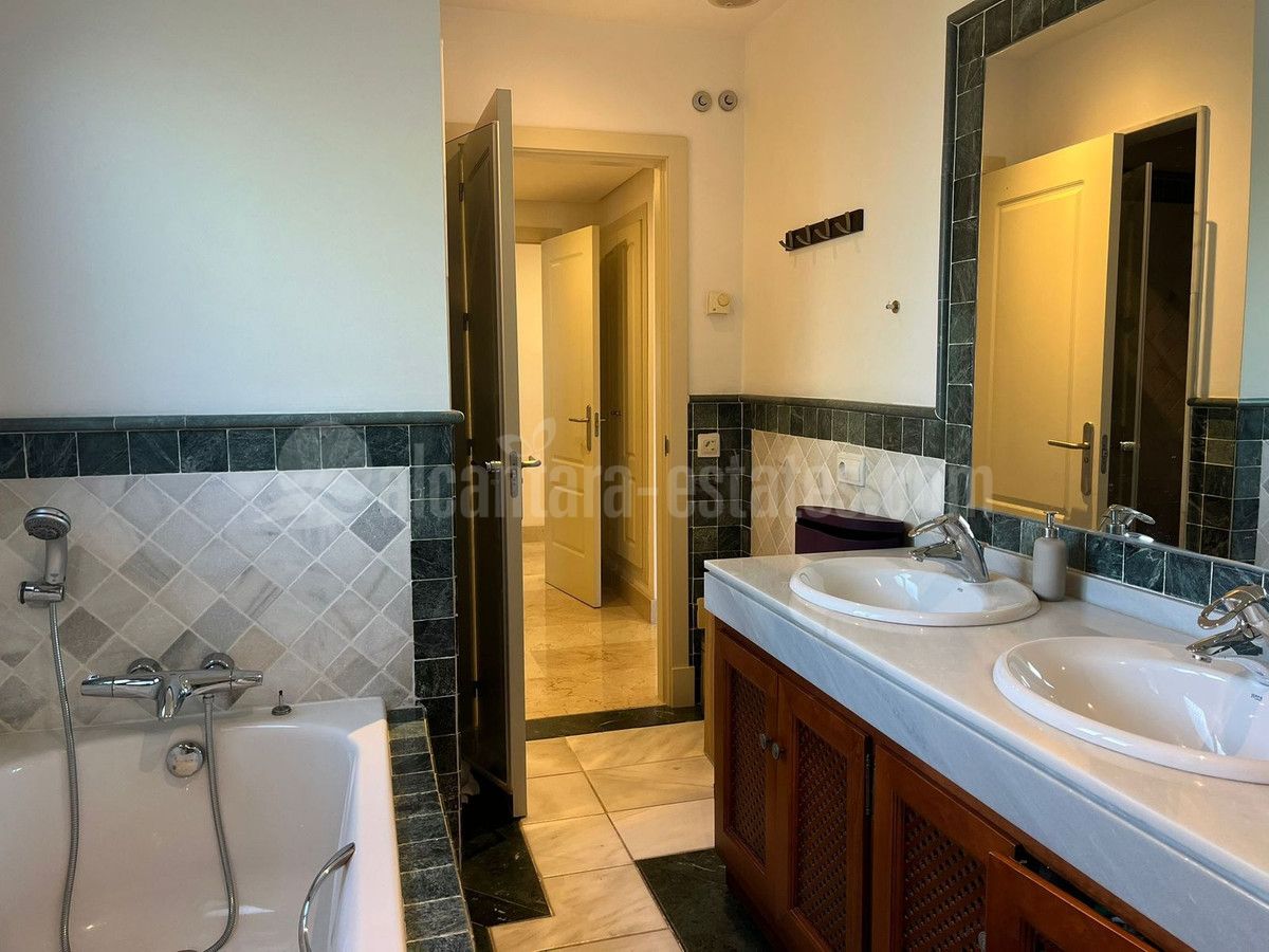 Apartment in Marbella Golden Mile, Marbella