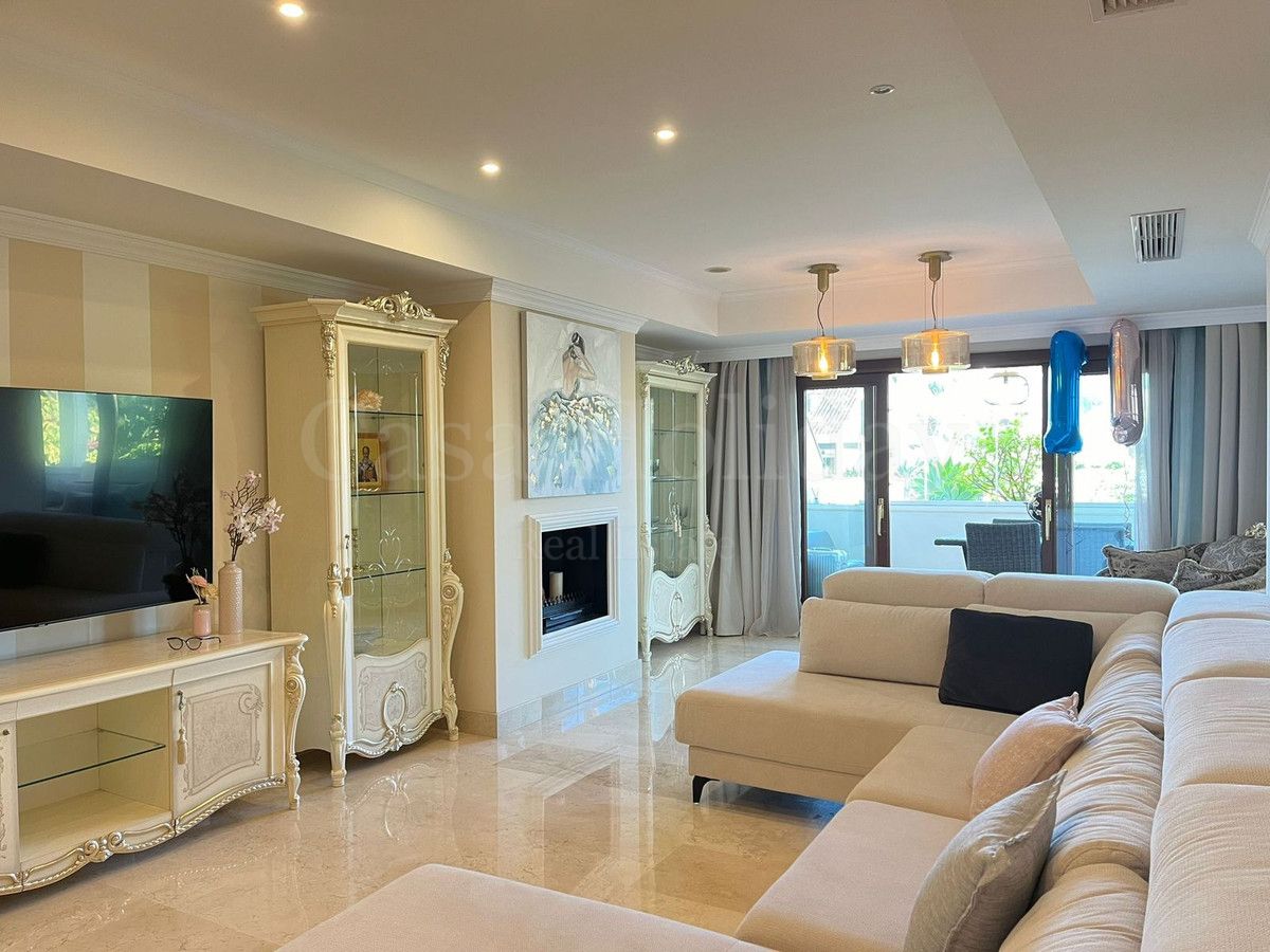 Apartment in Marbella Golden Mile, Marbella