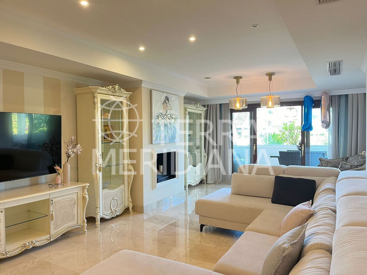 Apartment in Marbella Golden Mile, Marbella