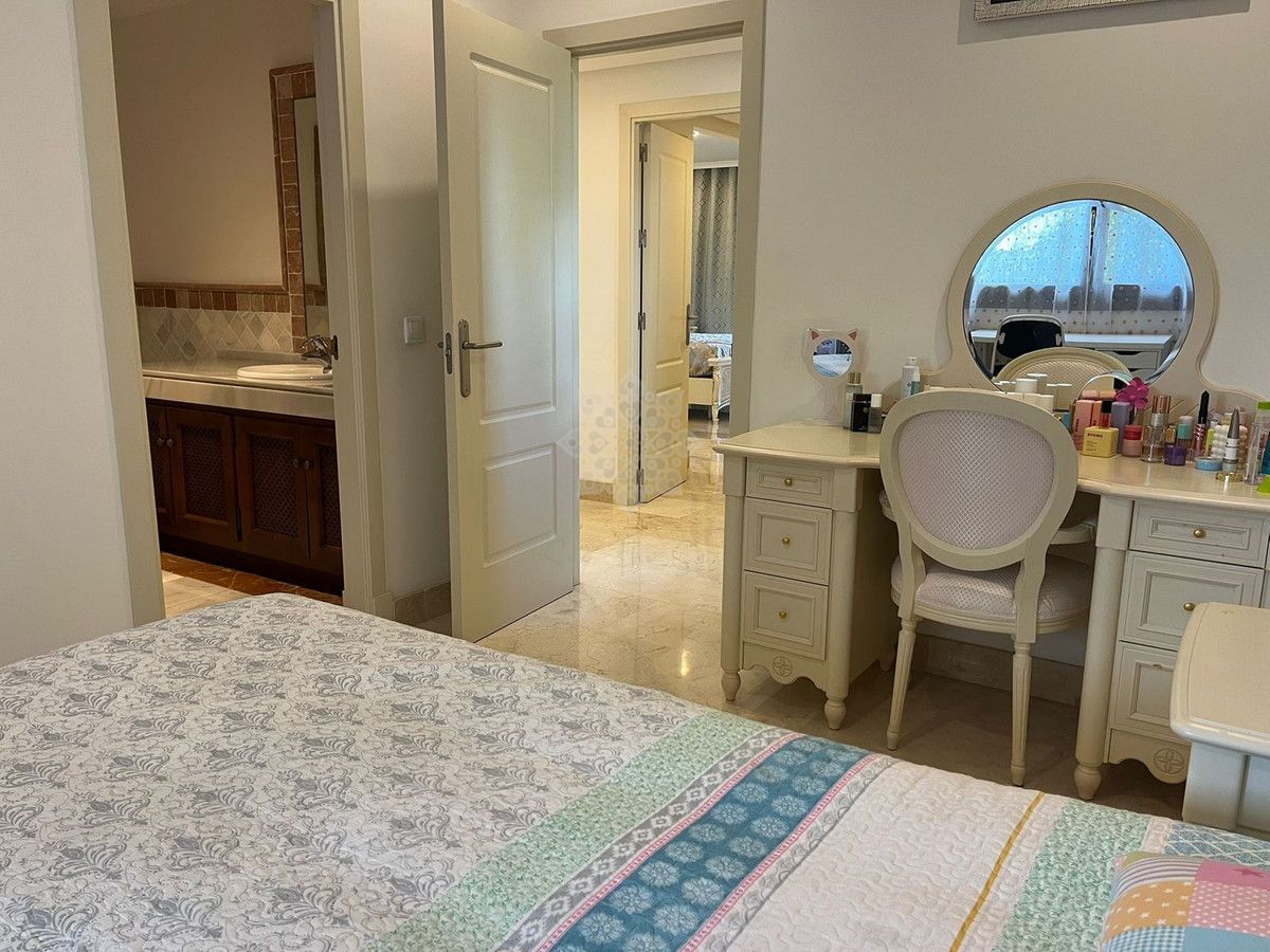 Apartment in Marbella Golden Mile, Marbella