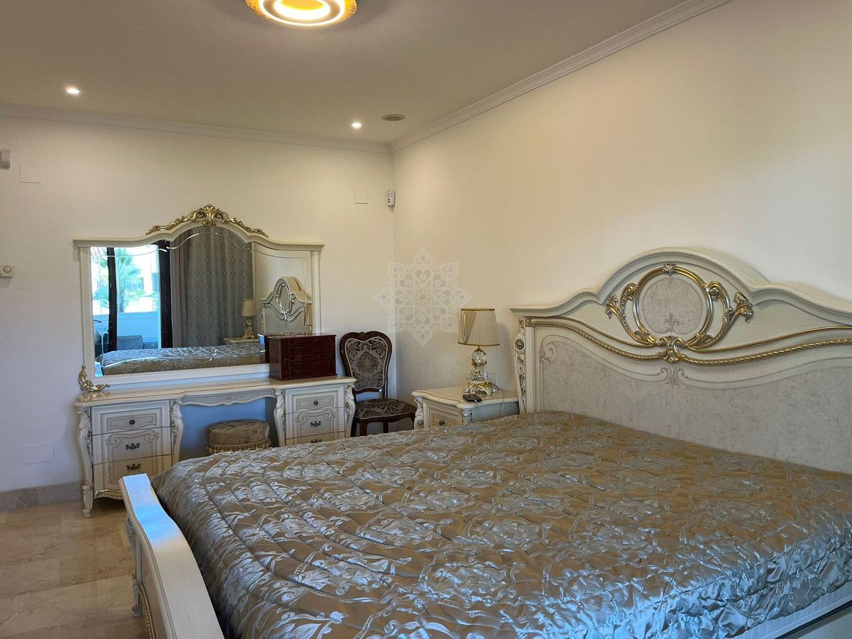 Apartment in Marbella Golden Mile, Marbella