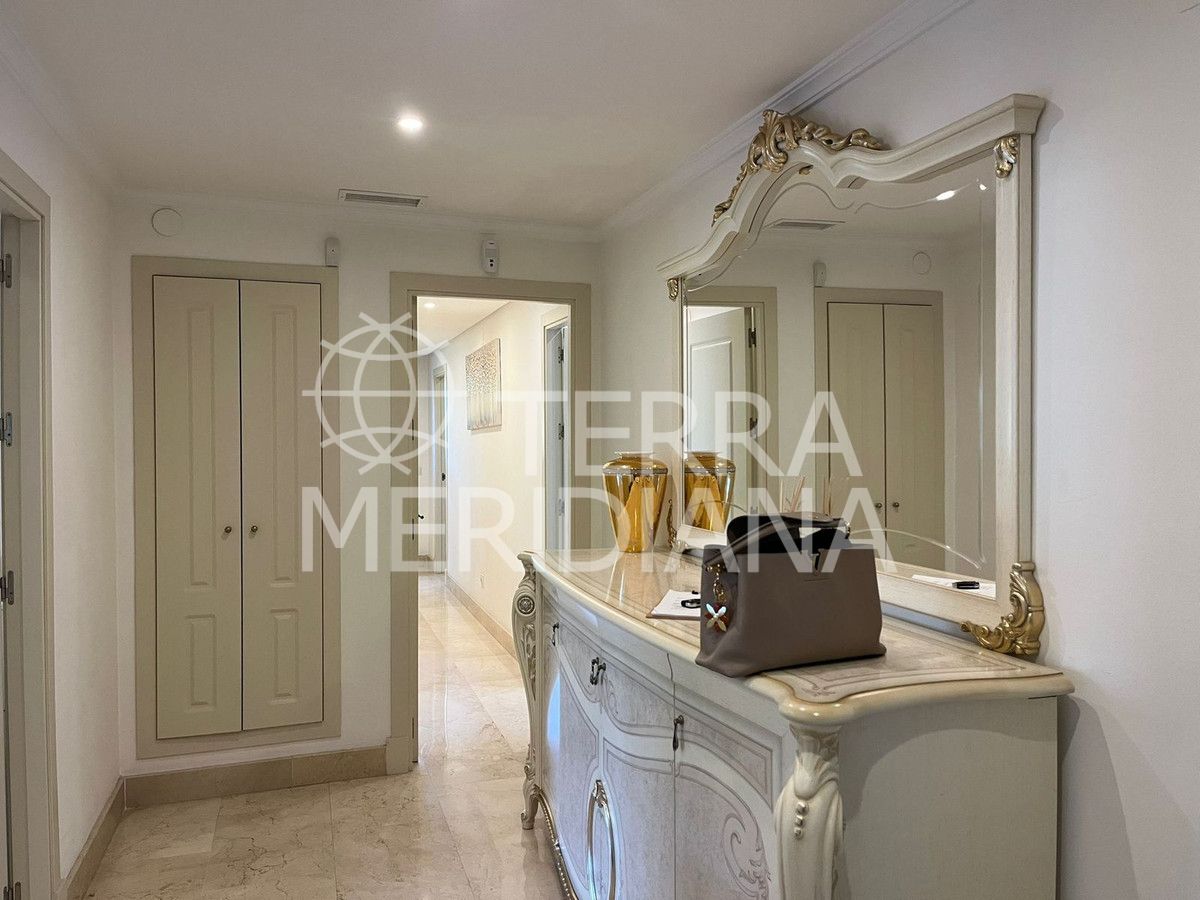 Apartment in Marbella Golden Mile, Marbella