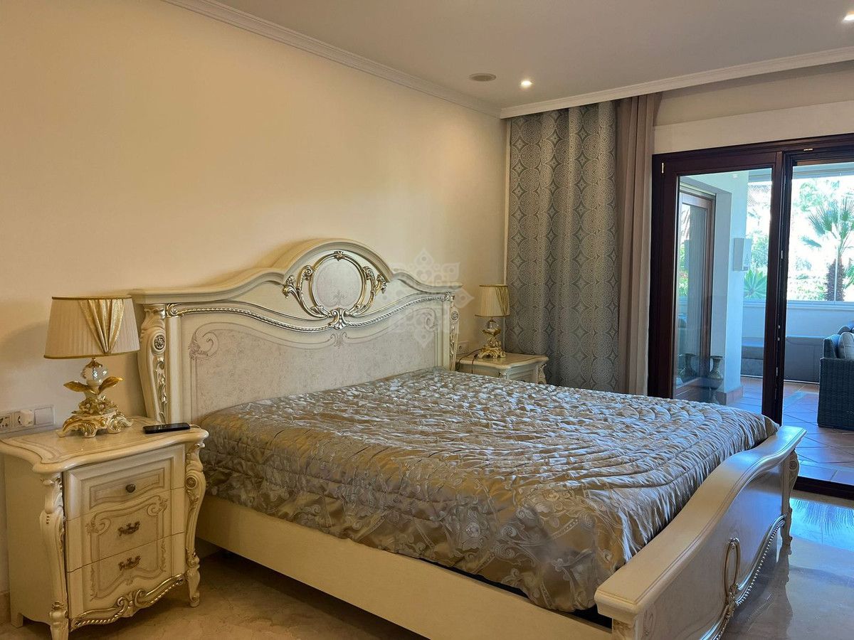 Apartment in Marbella Golden Mile, Marbella