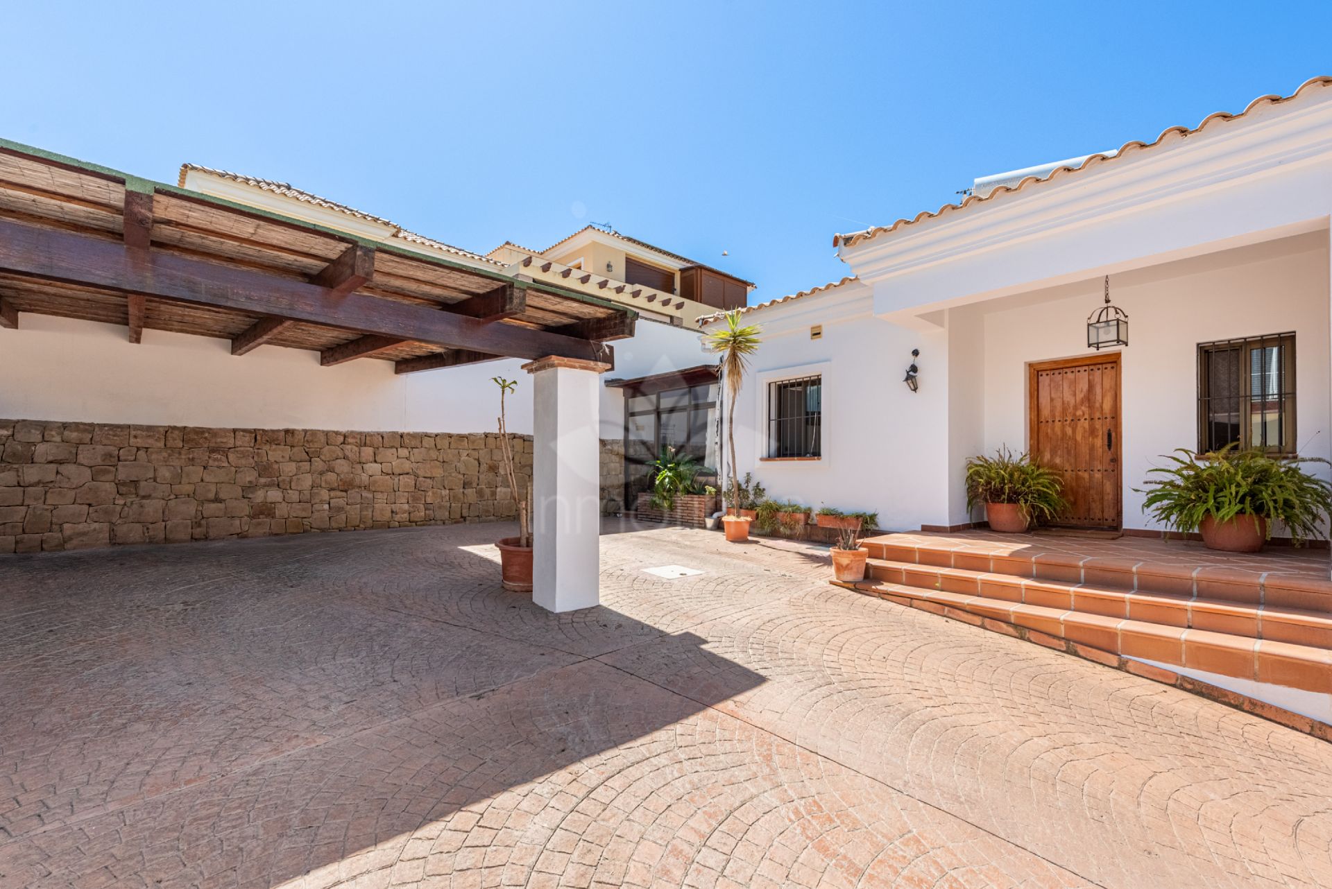 Villa in Marbella East, Marbella