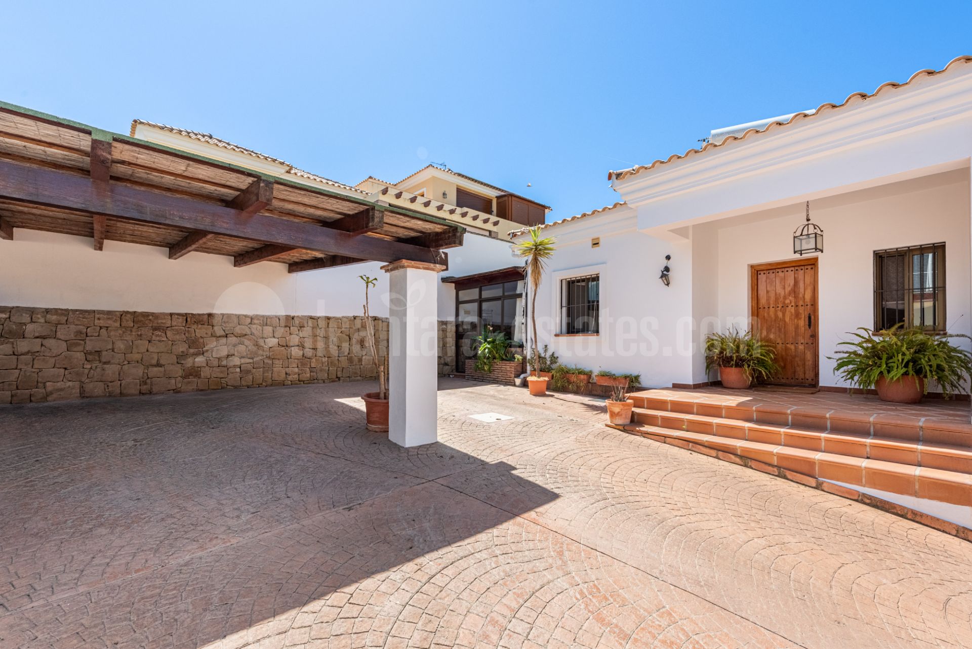 Villa in Marbella East, Marbella