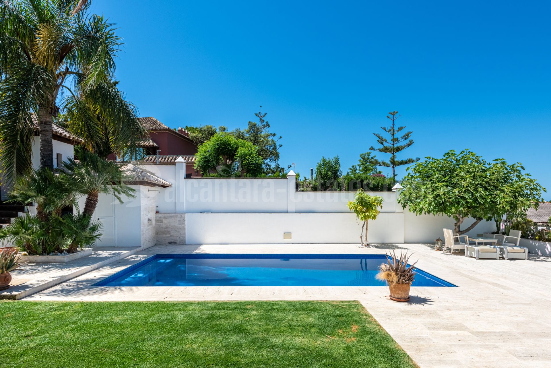 Villa in Marbella East, Marbella