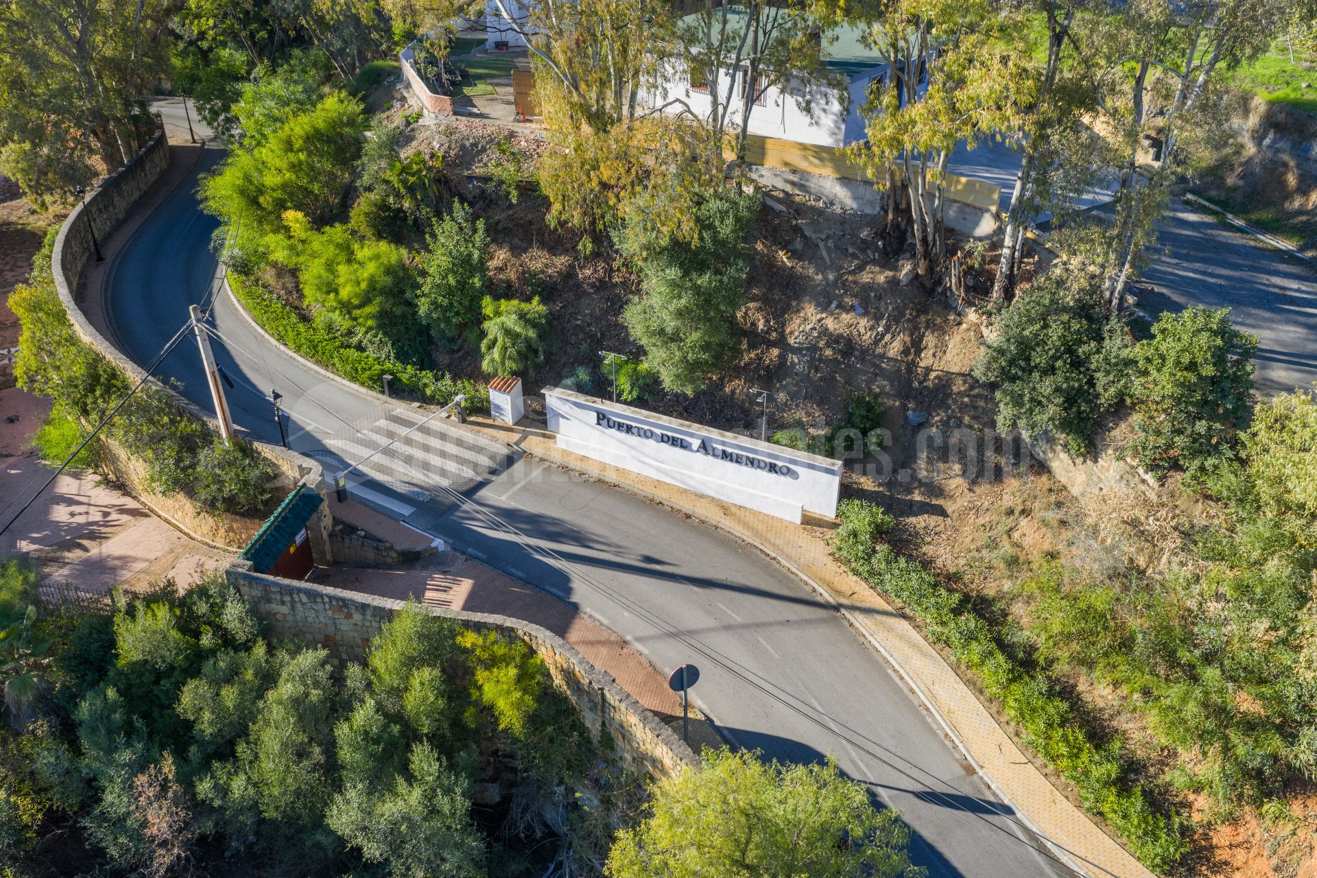 Apartment in Puerto del Almendro, Benahavis