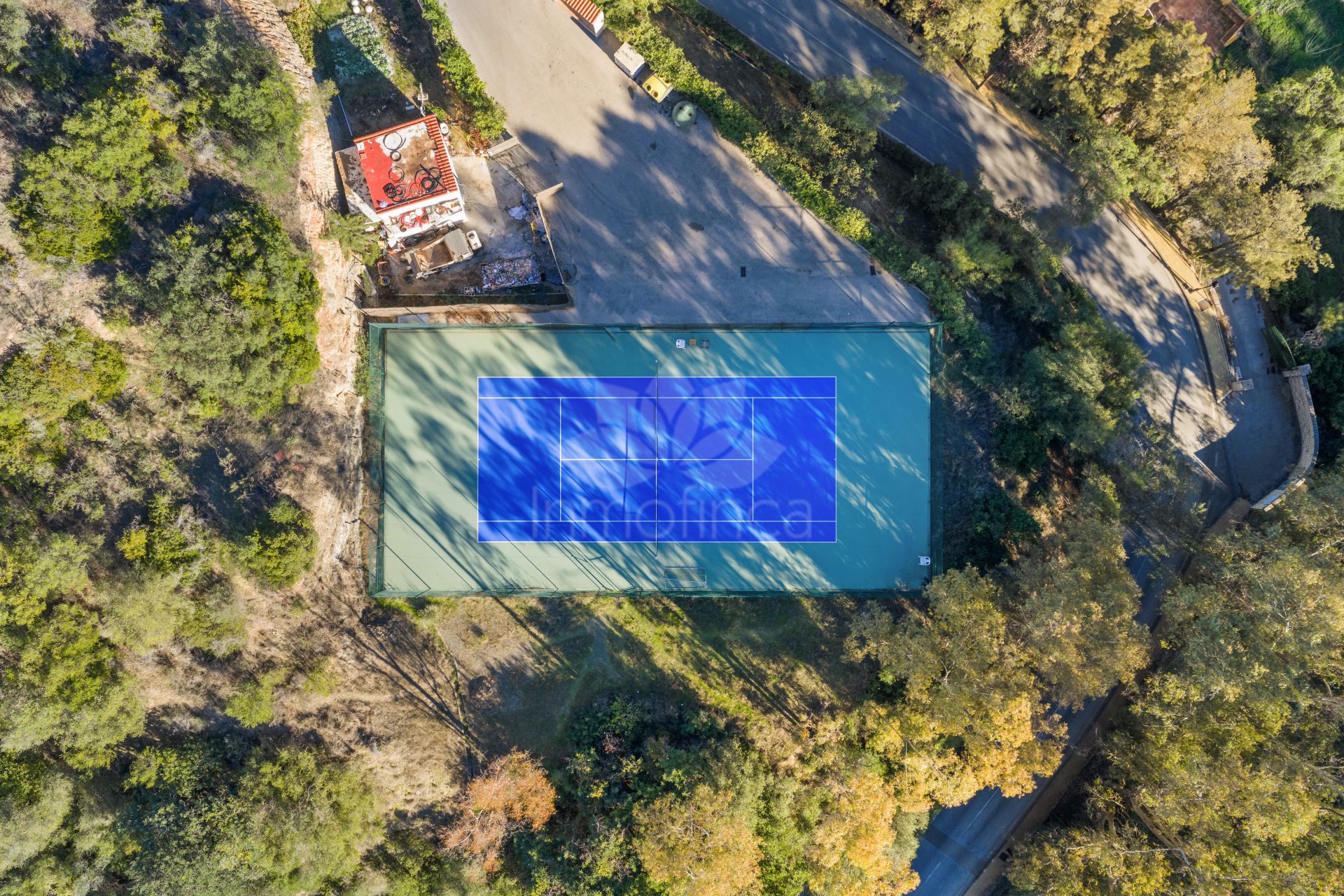 Apartment in Puerto del Almendro, Benahavis