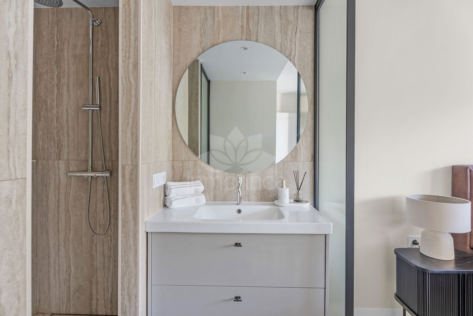 Apartment in Puerto del Almendro, Benahavis