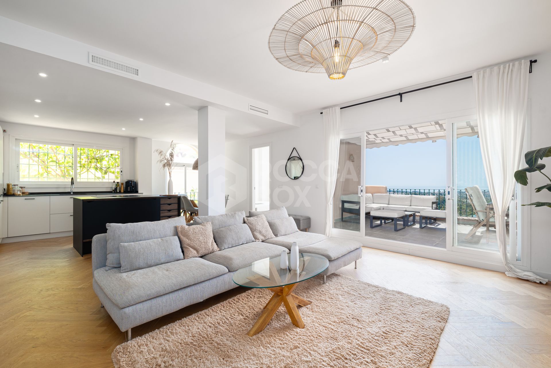 Penthouse for sale in Les Belvederes, Nueva Andalucia