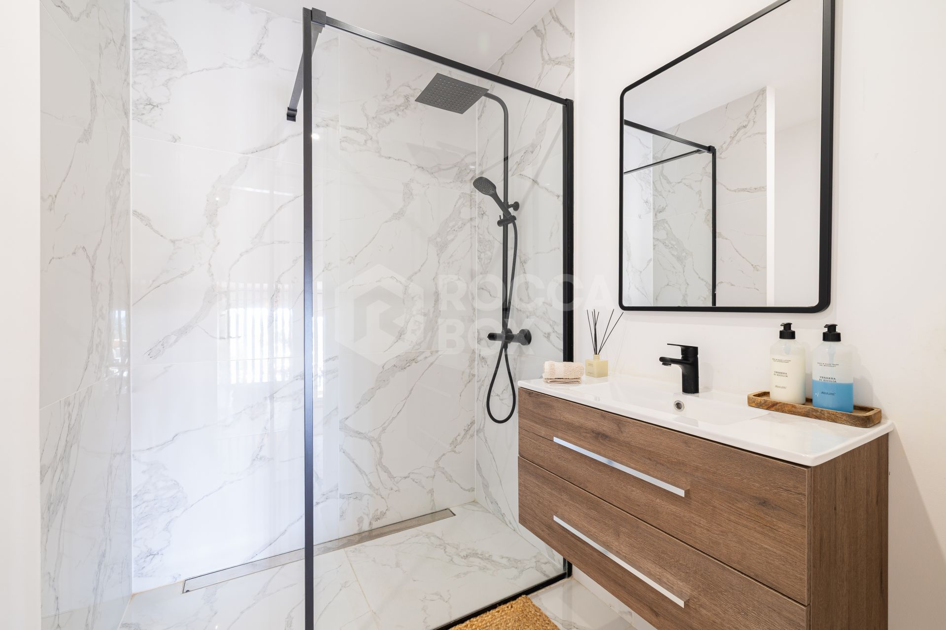 Penthouse for sale in Les Belvederes, Nueva Andalucia