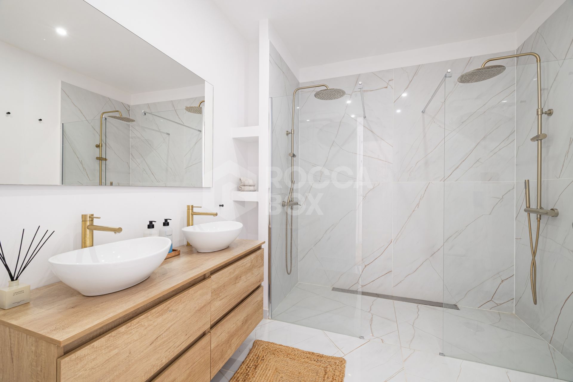 Penthouse for sale in Les Belvederes, Nueva Andalucia