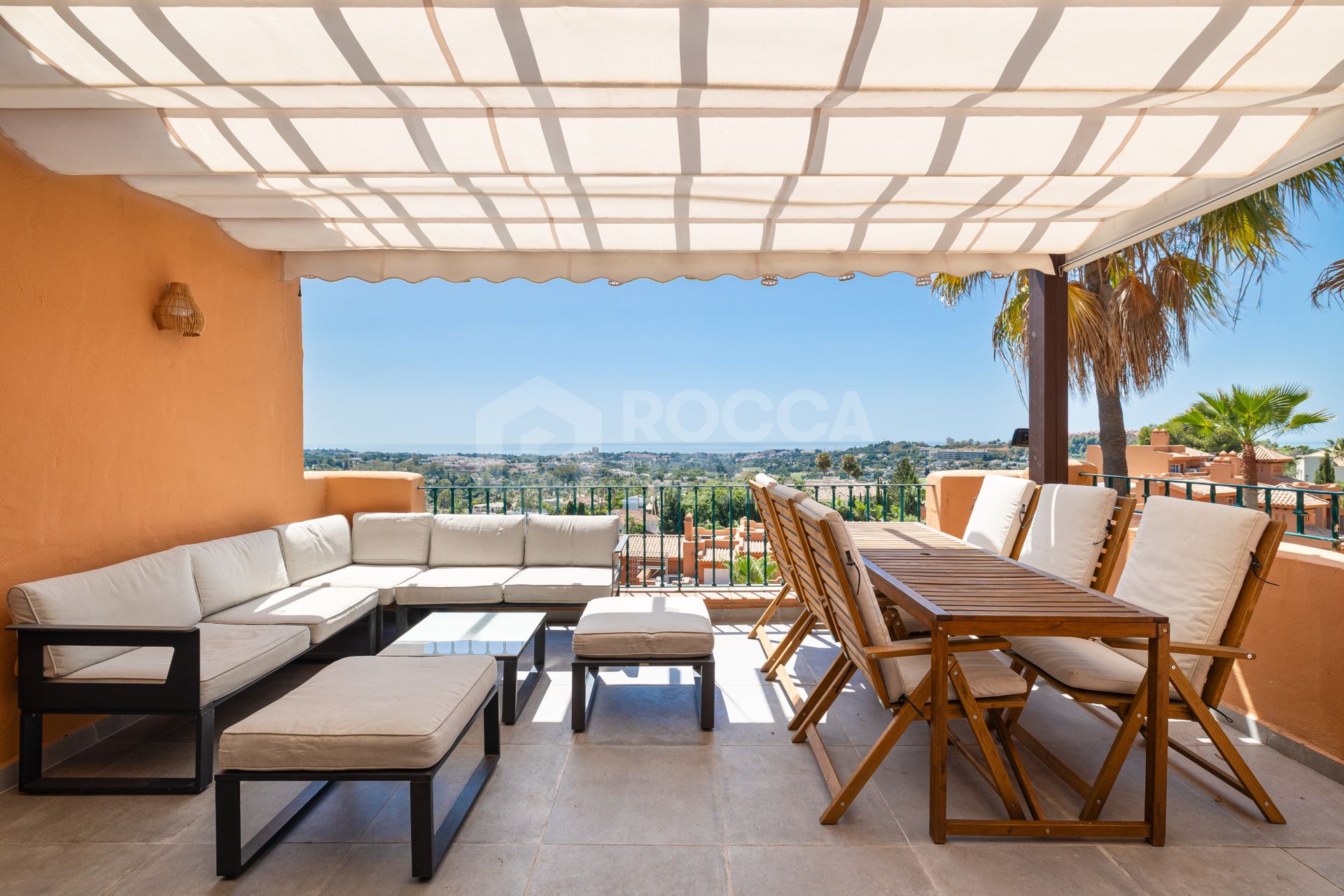 Penthouse for sale in Les Belvederes, Nueva Andalucia