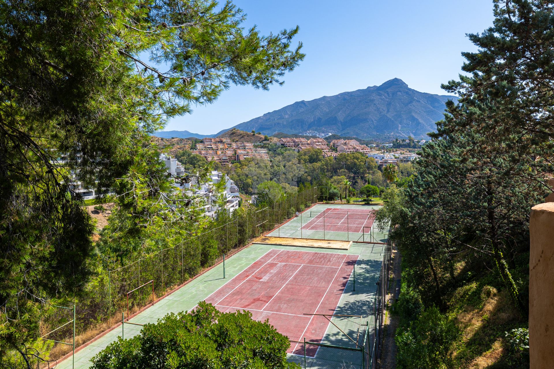 Penthouse w Les Belvederes, Marbella