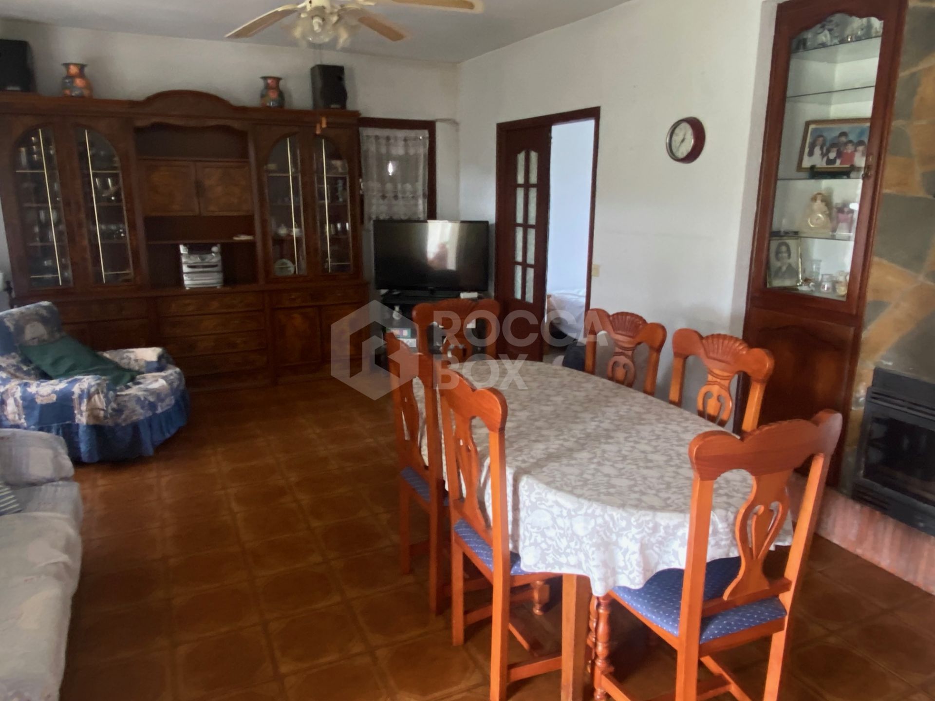 Villa for sale in El Velerin, Estepona East