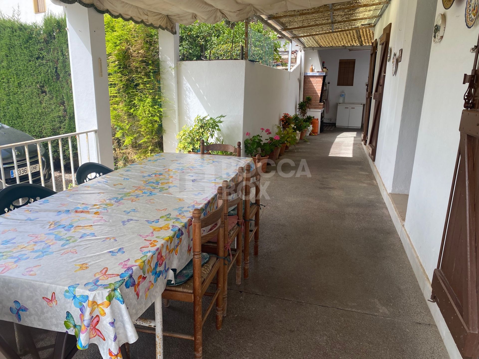 Villa for sale in El Velerin, Estepona East