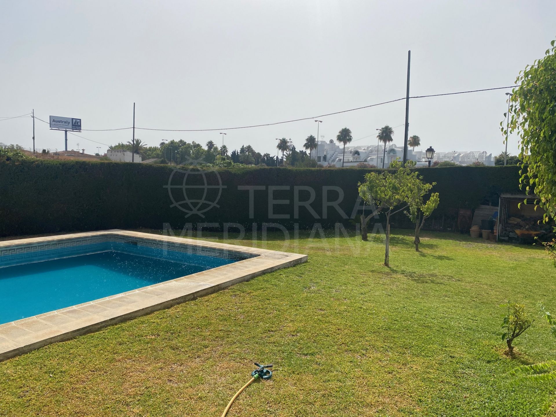 Villa in El Velerin, Estepona