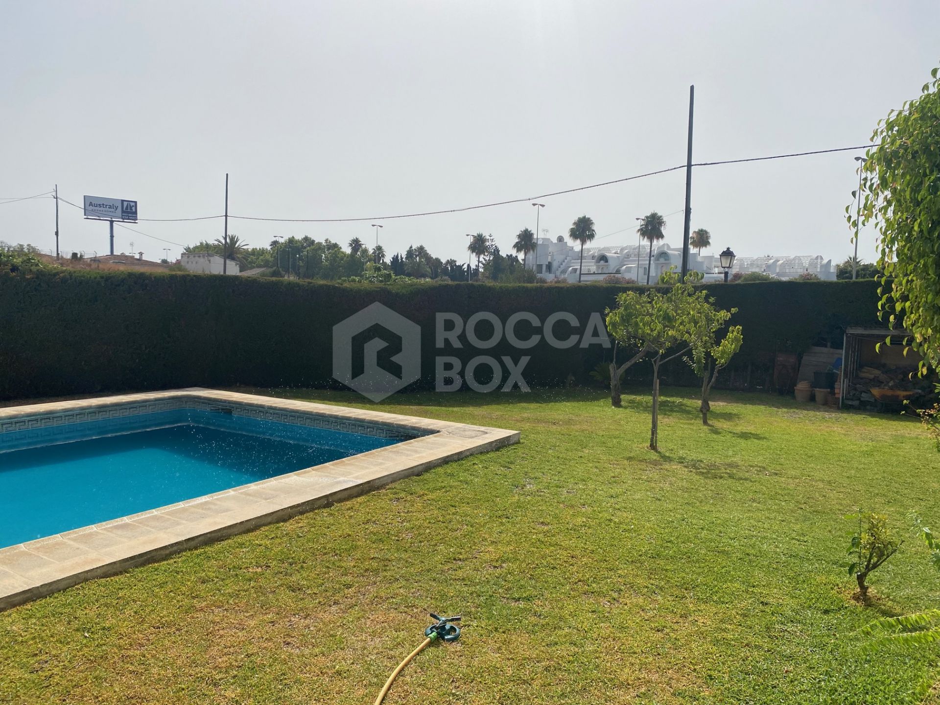 Villa for sale in El Velerin, Estepona East