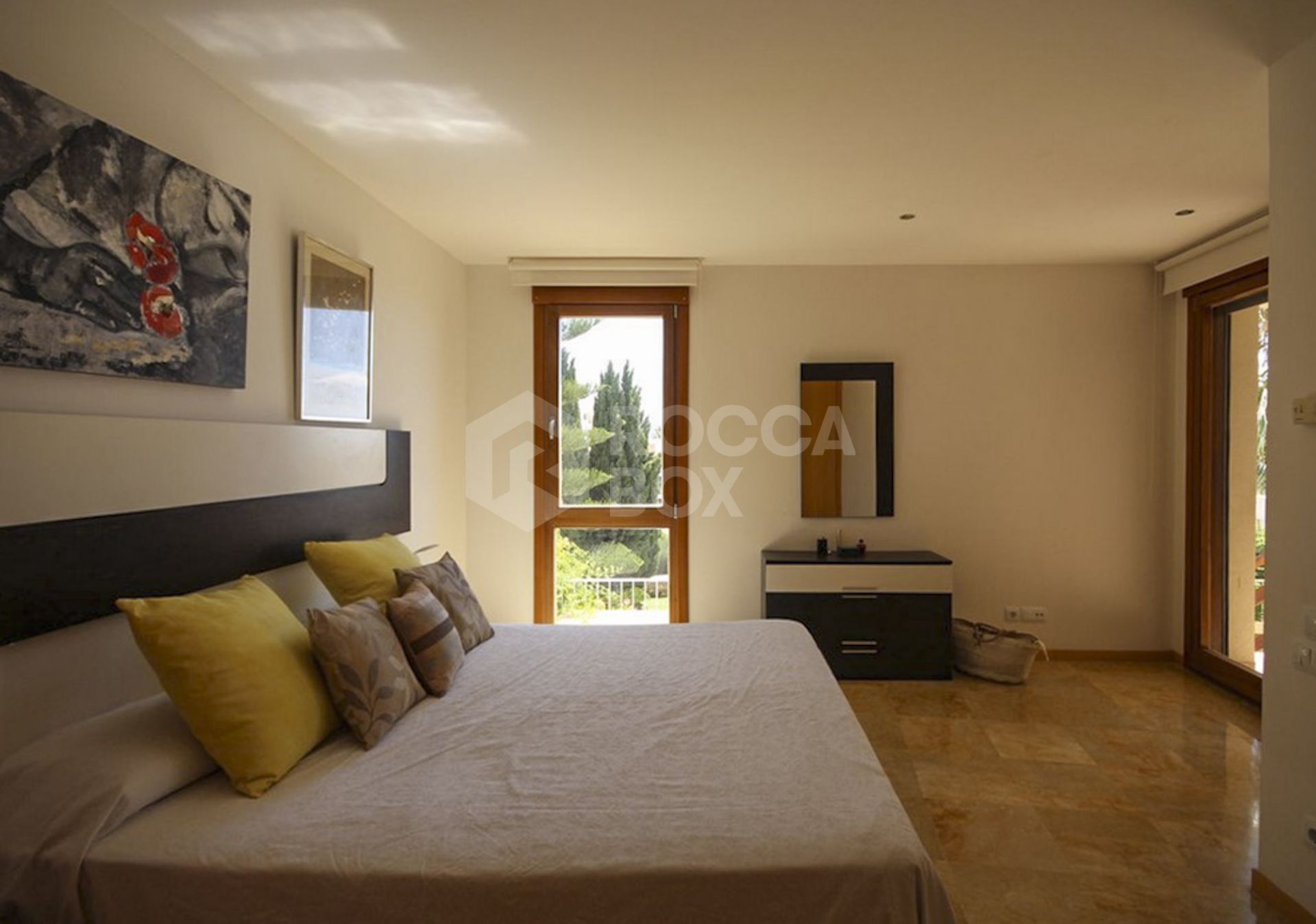 Ground Floor Apartment for sale in Lomas de los Monteros, Marbella East