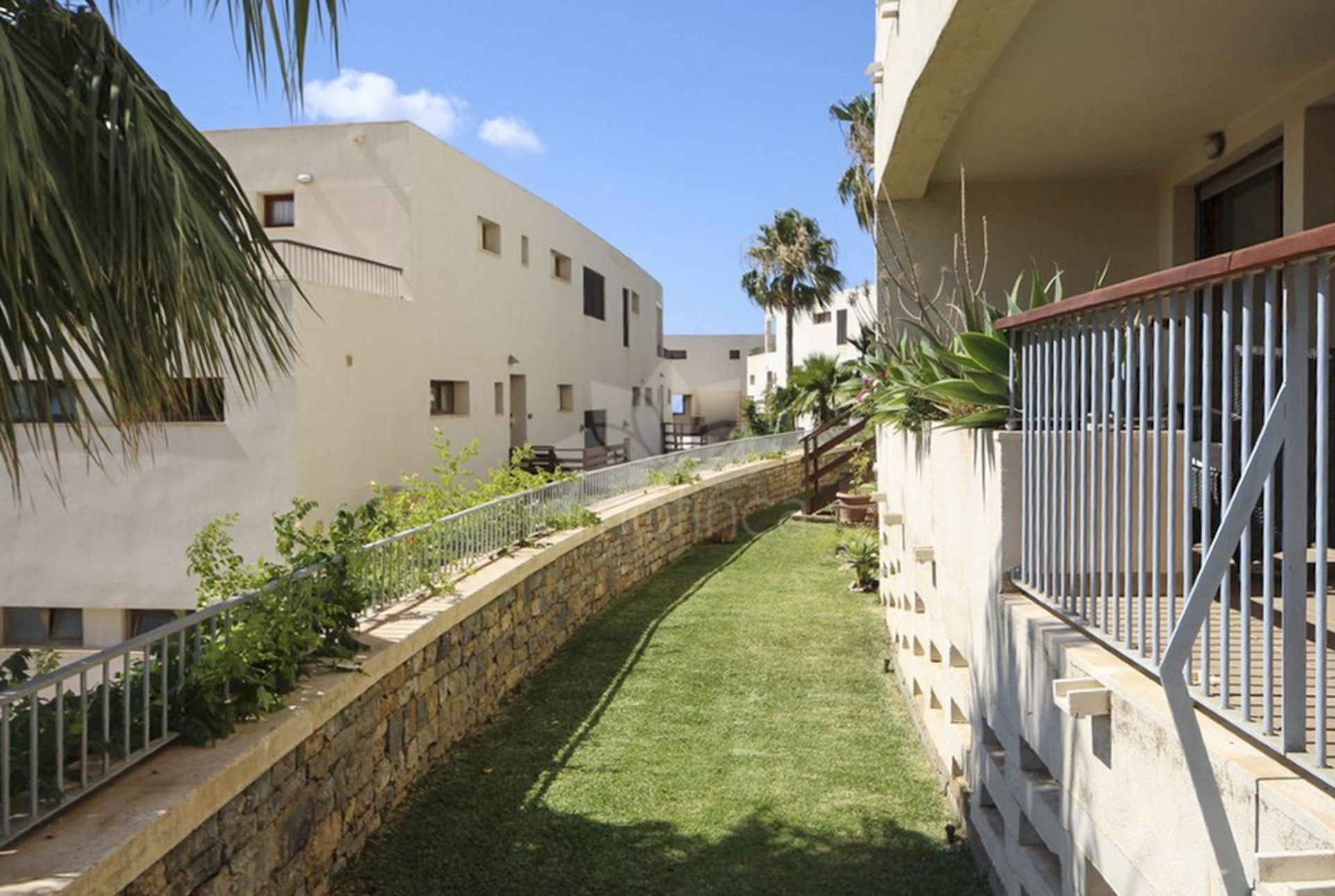 Ground Floor Apartment in Lomas de los Monteros, Marbella