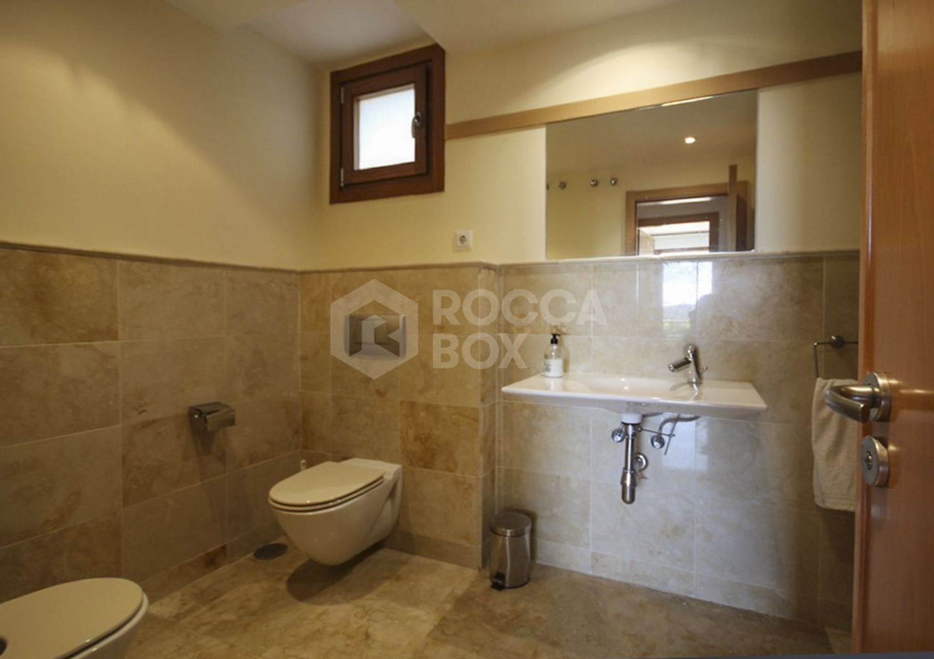 Ground Floor Apartment for sale in Lomas de los Monteros, Marbella East