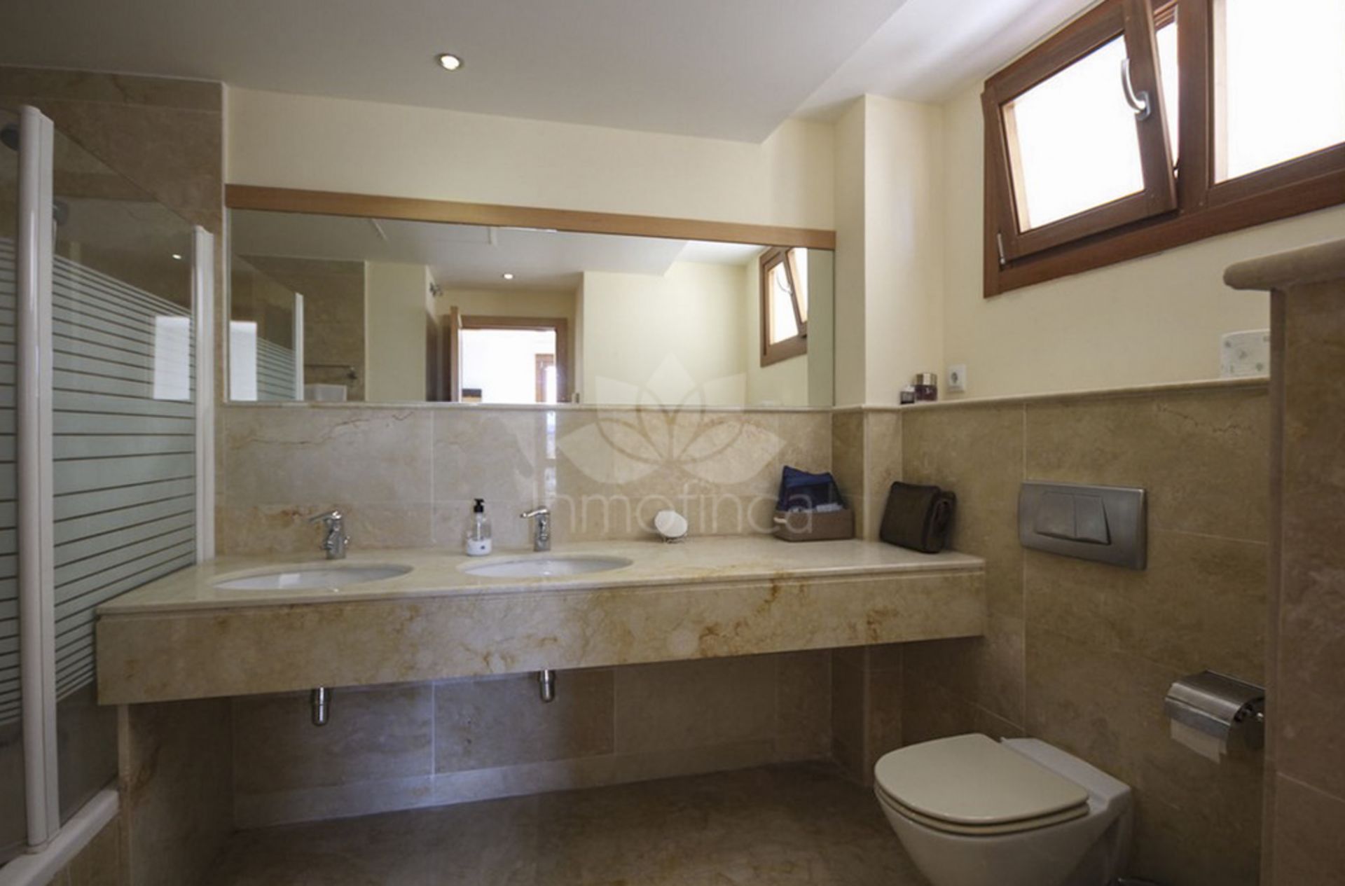 Ground Floor Apartment in Lomas de los Monteros, Marbella