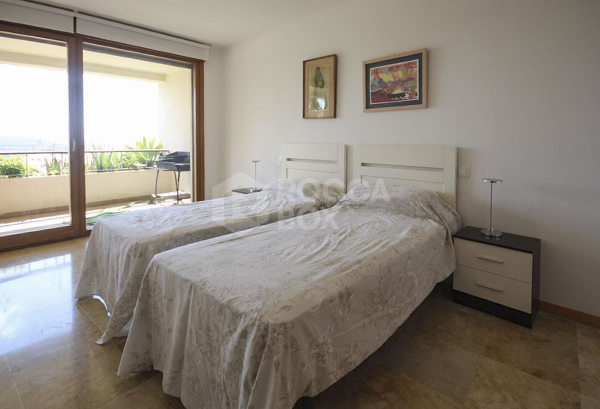 Ground Floor Apartment for sale in Lomas de los Monteros, Marbella East