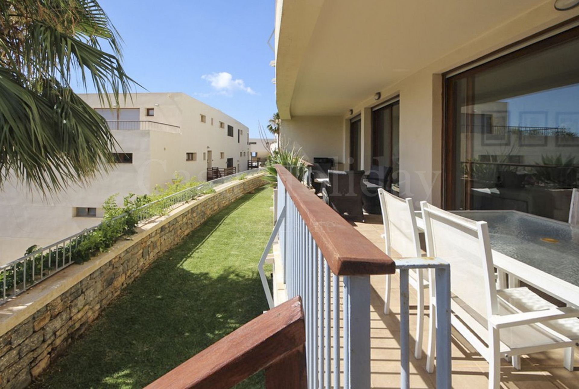 Apartamento Planta Baja en Lomas de los Monteros, Marbella