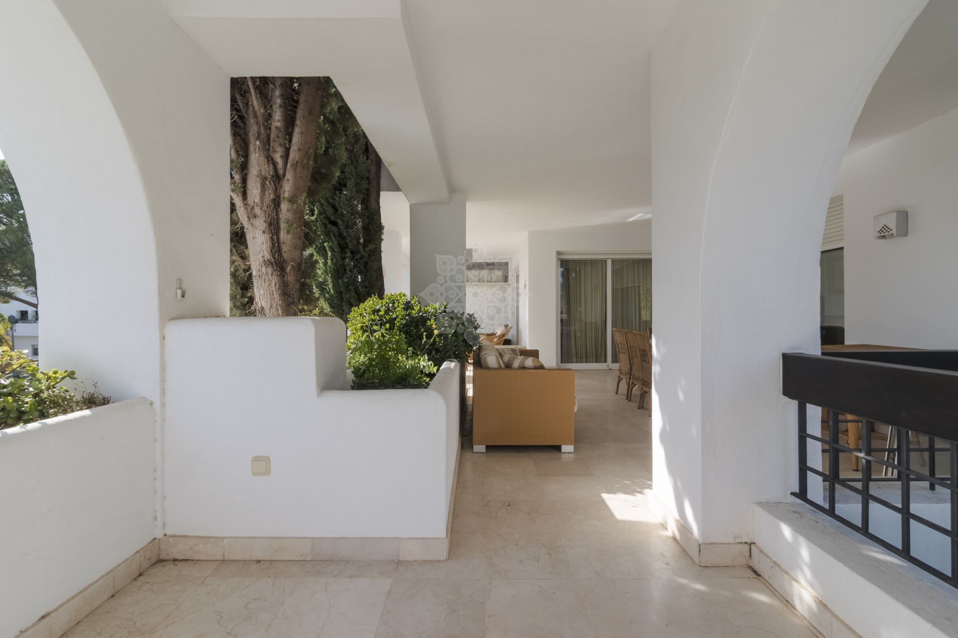Apartament na parterze w Rio Real, Marbella