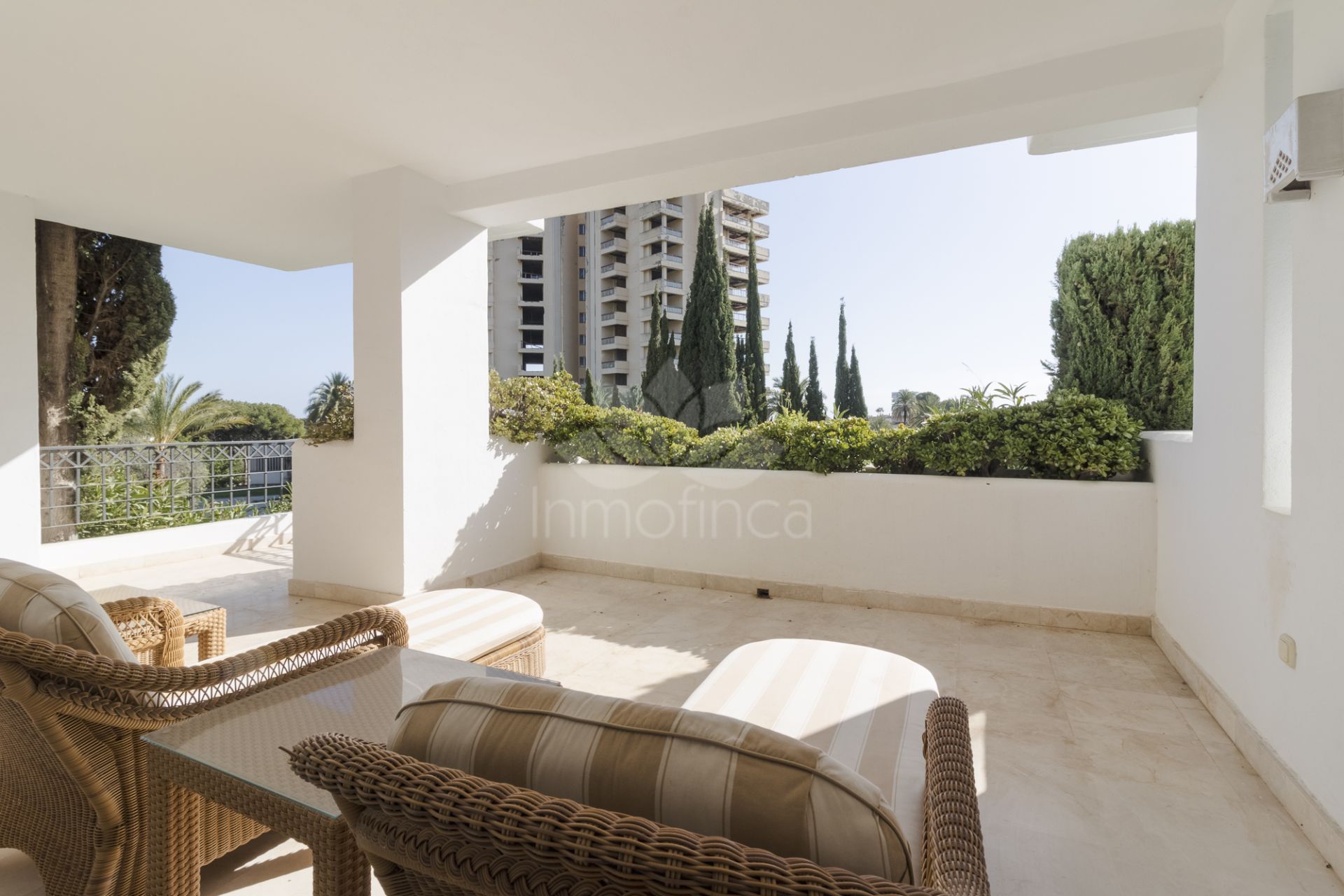 Apartamento Planta Baja en Rio Real, Marbella