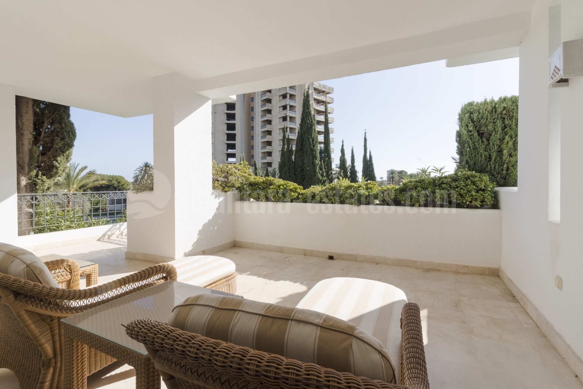 Apartamento Planta Baja en Rio Real, Marbella
