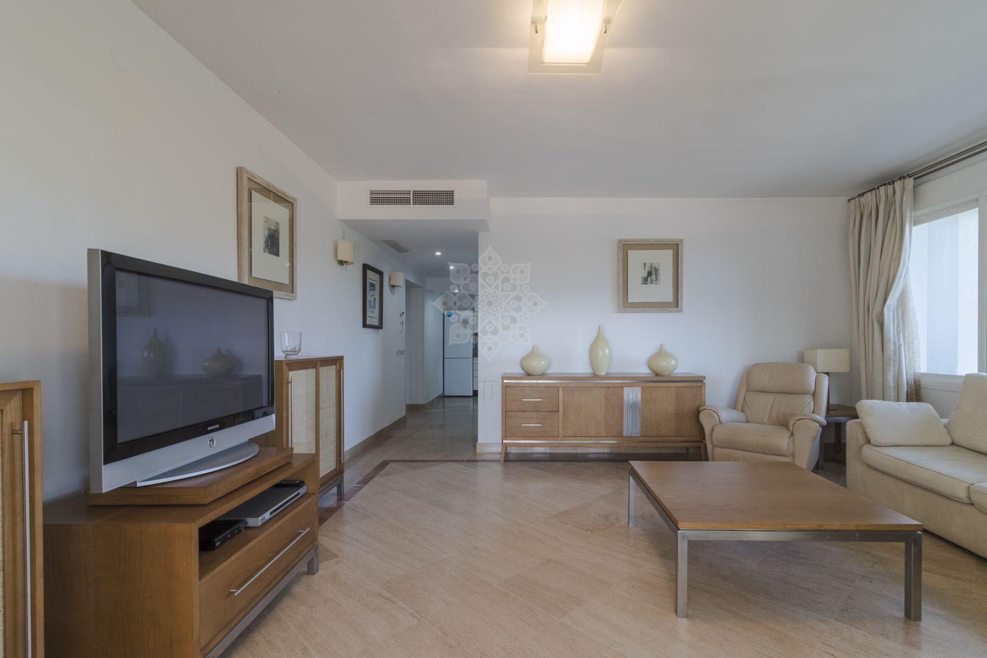 Apartament na parterze w Rio Real, Marbella