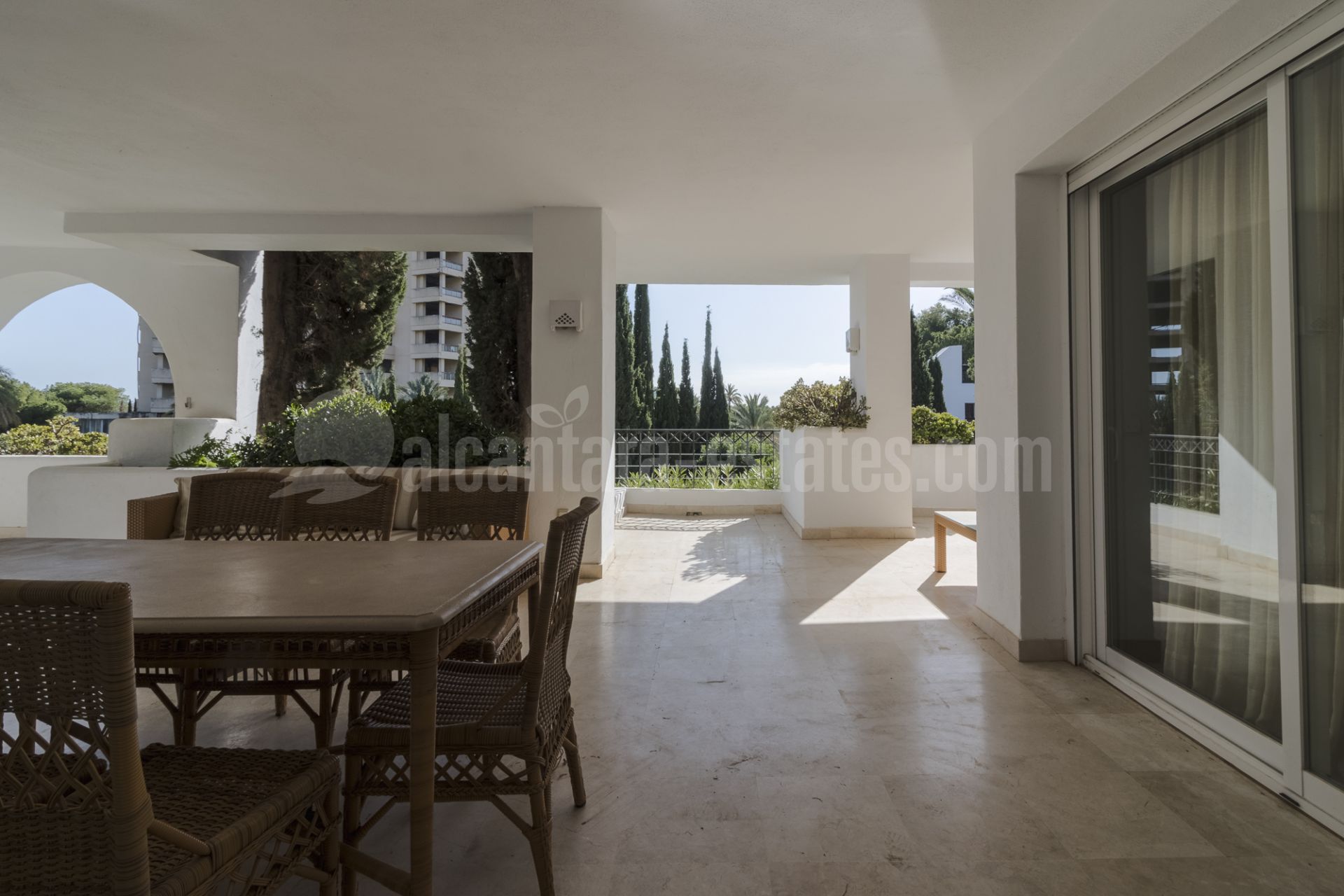 Apartamento Planta Baja en Rio Real, Marbella