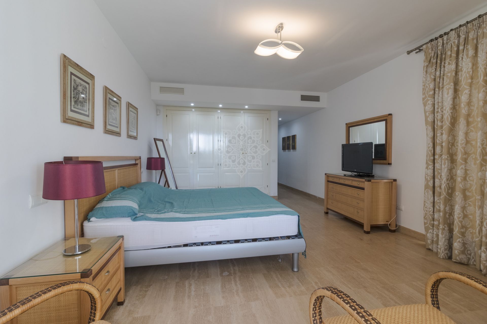 Apartament na parterze w Rio Real, Marbella