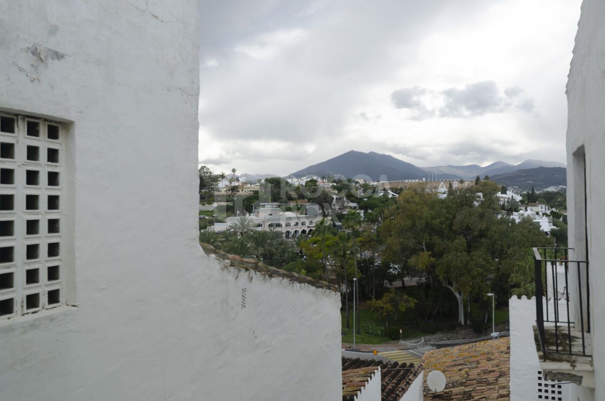 Penthouse for sale in Jardines del Puerto, Puerto Banus