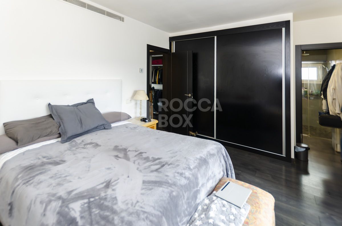 Penthouse for sale in Jardines del Puerto, Puerto Banus