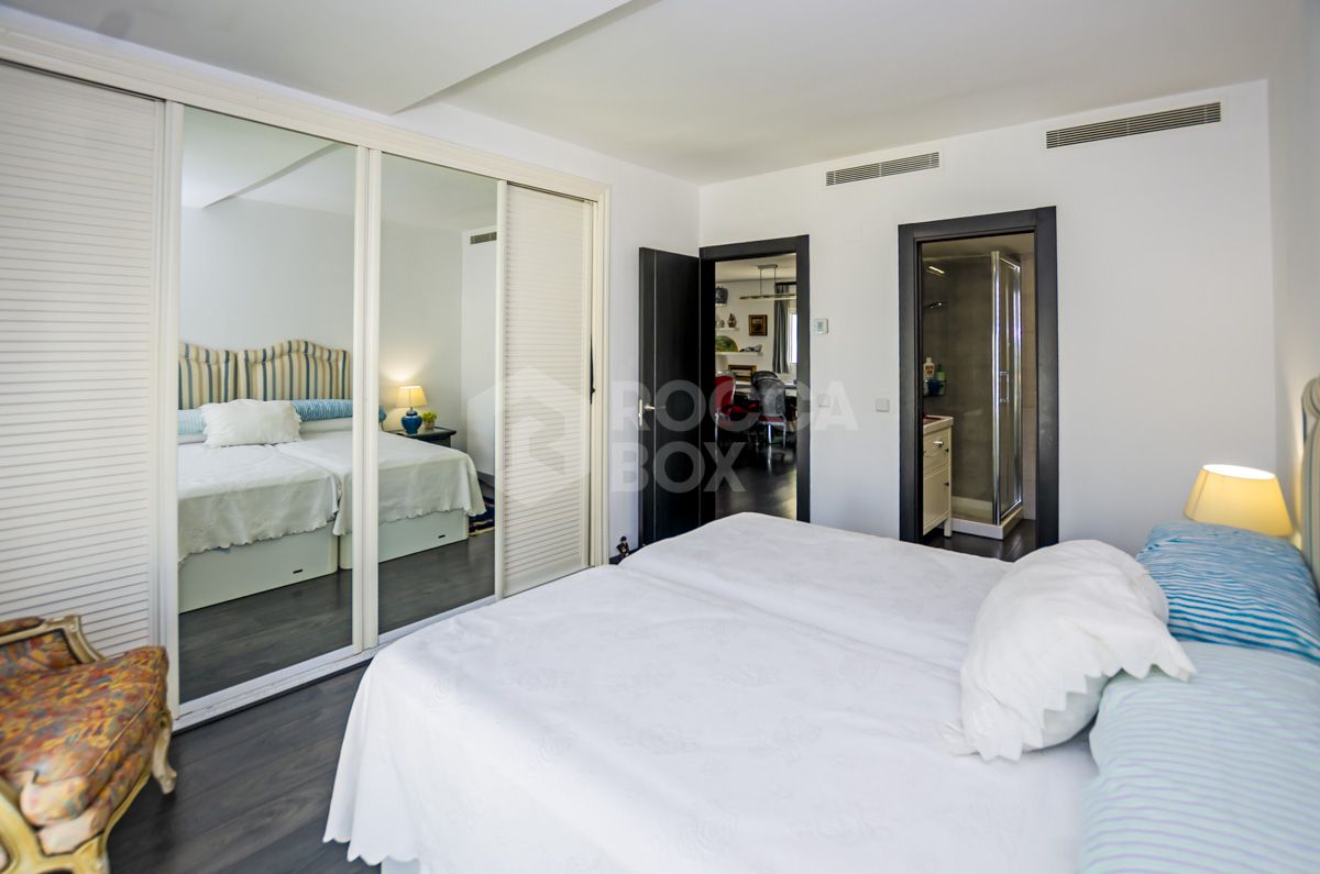 Penthouse for sale in Jardines del Puerto, Puerto Banus