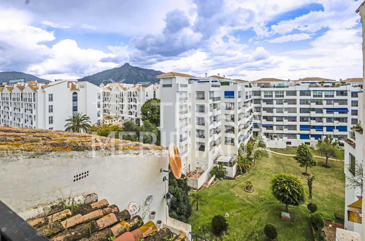 Penthouse in Jardines del Puerto, Marbella