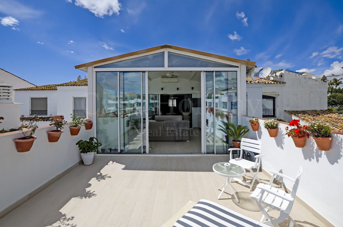 Penthouse in Jardines del Puerto, Marbella