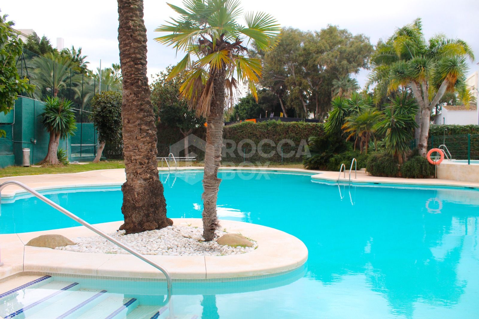 Penthouse for sale in Jardines del Puerto, Puerto Banus