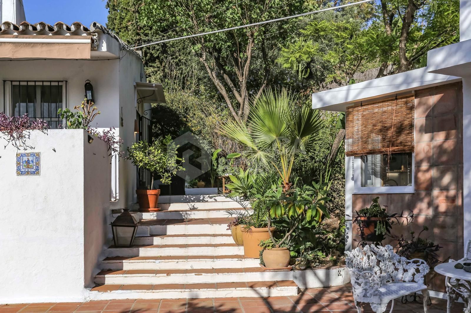 Villa for sale in La Resina Golf, Estepona East