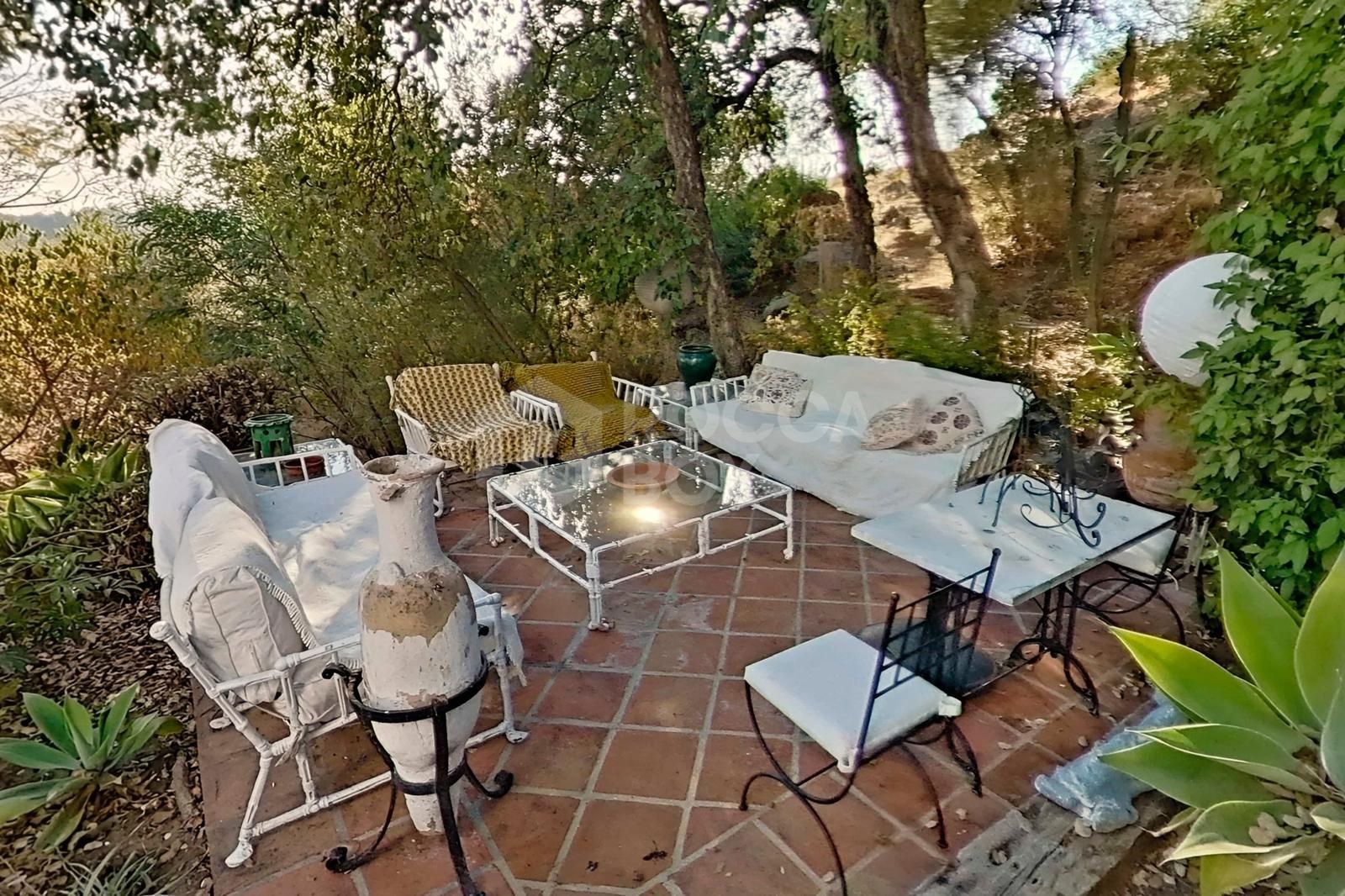 Villa for sale in La Resina Golf, Estepona East